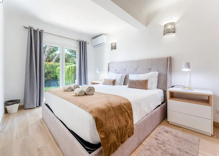 Pine By Algarve Holidays * Olhos de Agua (Albufeira)