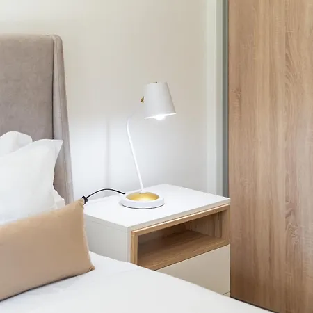 Apartment Pine *